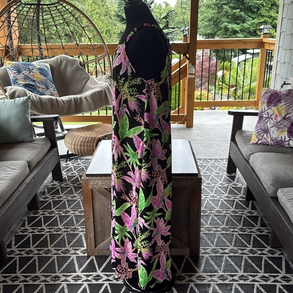 Easel Los Angeles | Tropical Print Maxi Dress - Picture 4 of 9